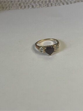 Vintage 10k real gold Garnet & Diamond Ring size 7,